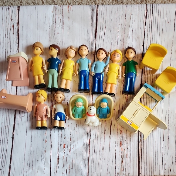 Little Tikes Other - Little Tikes Colorful Doll Set